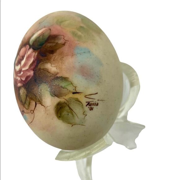Vintage Floral Signed Artist Egg with Stand - Picture 3 of 10